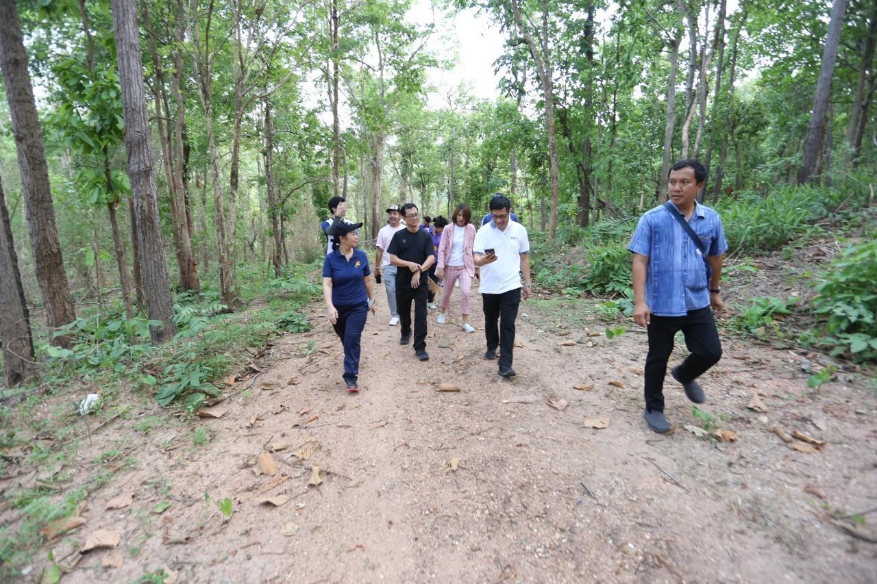 อธิการบดีมหาวิทยาลัยพะเยา นำทีมสำรวจป่าศึกษาธรรมชาติ เรียนรู้คู่ชุมชน อนาคตสร้างสวนศึกษาพันธุ์ไม้และสมุนไพร